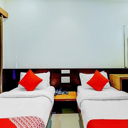 Oyo 77491 Hotel Shreenath Valsad Exterior photo