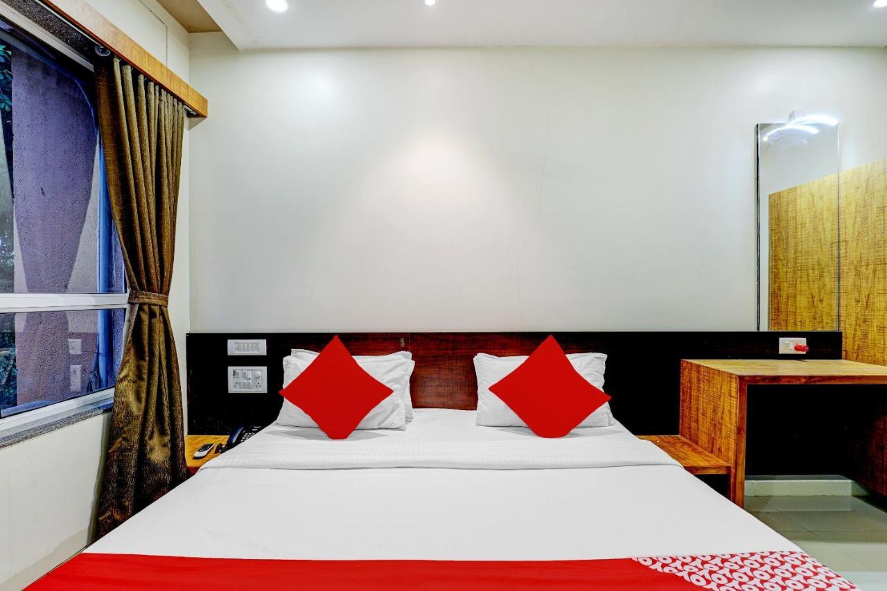 Oyo 77491 Hotel Shreenath Valsad Exterior photo