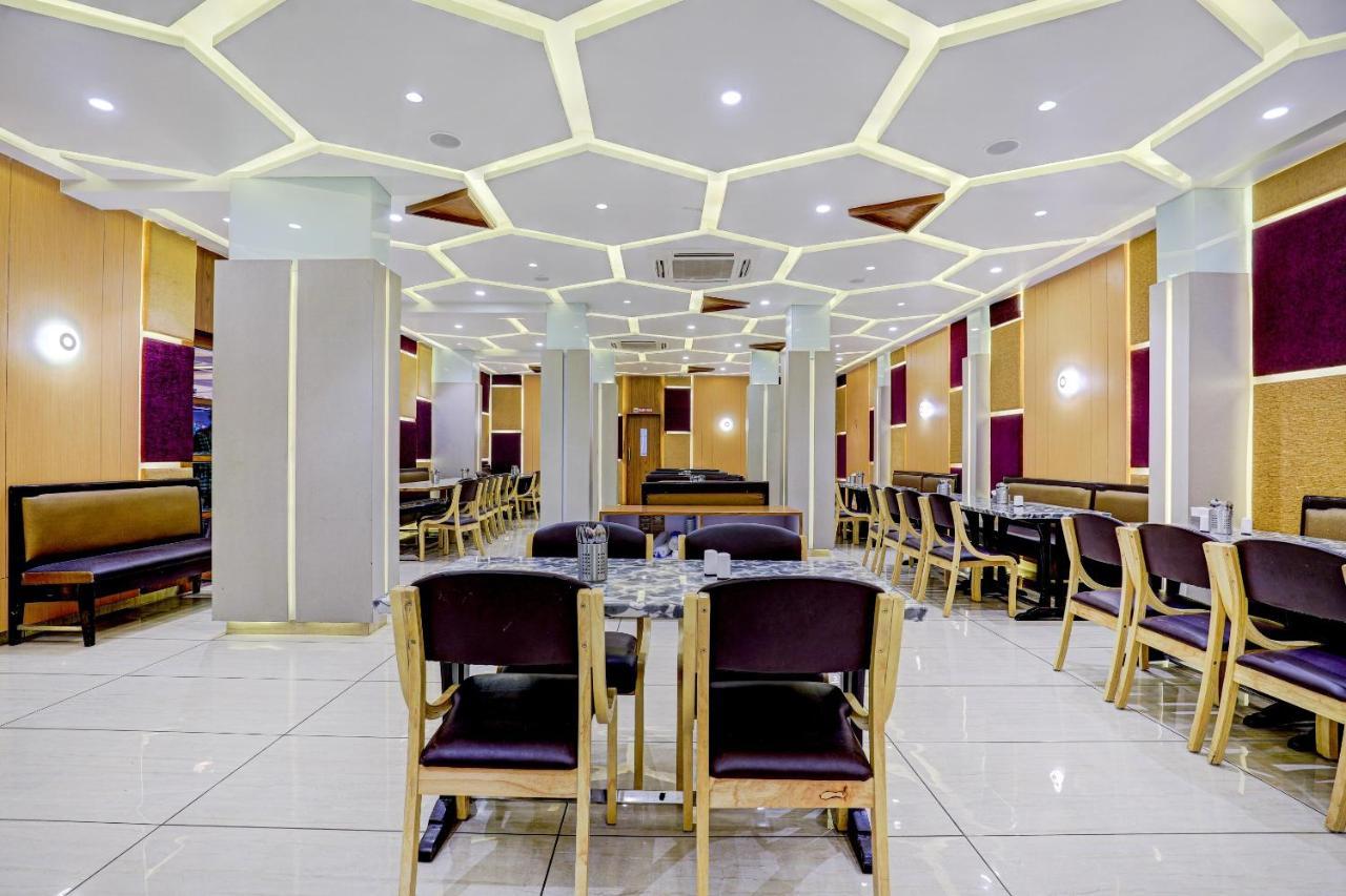 Oyo 77491 Hotel Shreenath Valsad Exterior photo