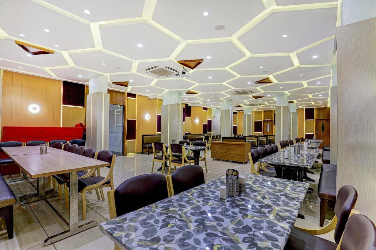 Oyo 77491 Hotel Shreenath Valsad Exterior photo