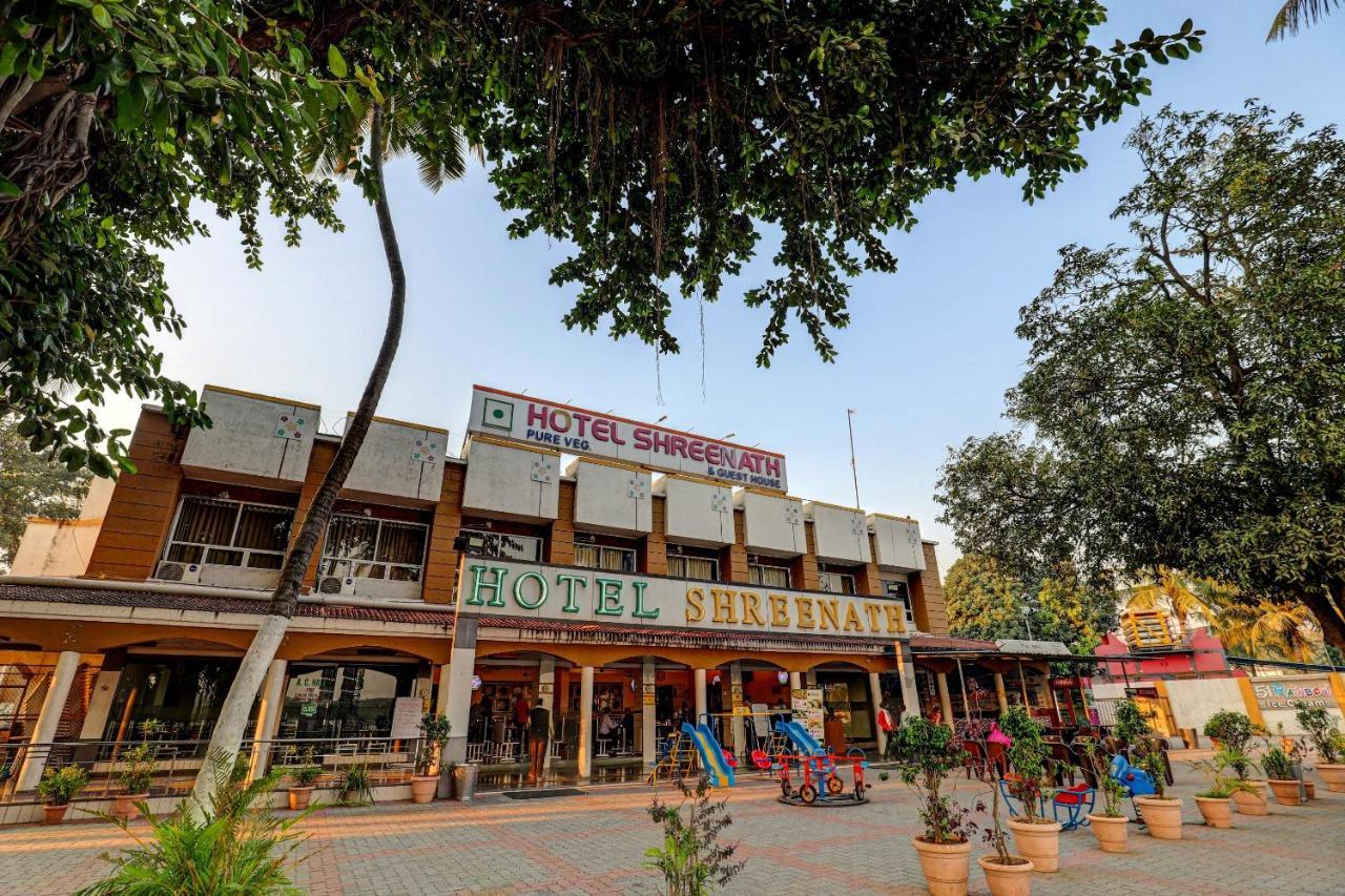 Oyo 77491 Hotel Shreenath Valsad Exterior photo